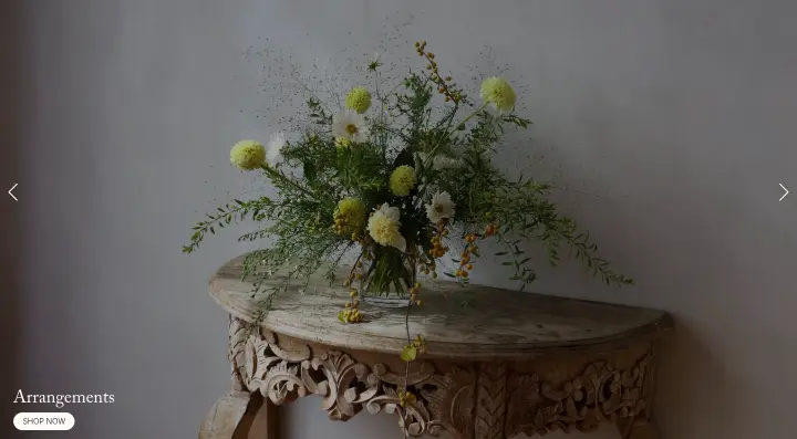 Arrangements on Fox Fodder Flowers